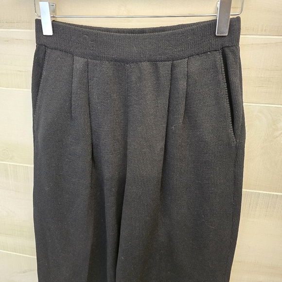 {2} St. John Basics Black Knit Casual Pants - Picture 6 of 10
